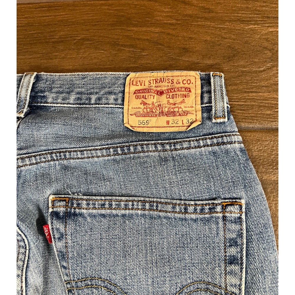 Vintage Levis 569 Loose Straight Leg Jeans Mens 32x32 (32x30) Lt Wash Blue Denim - Picture 9 of 9